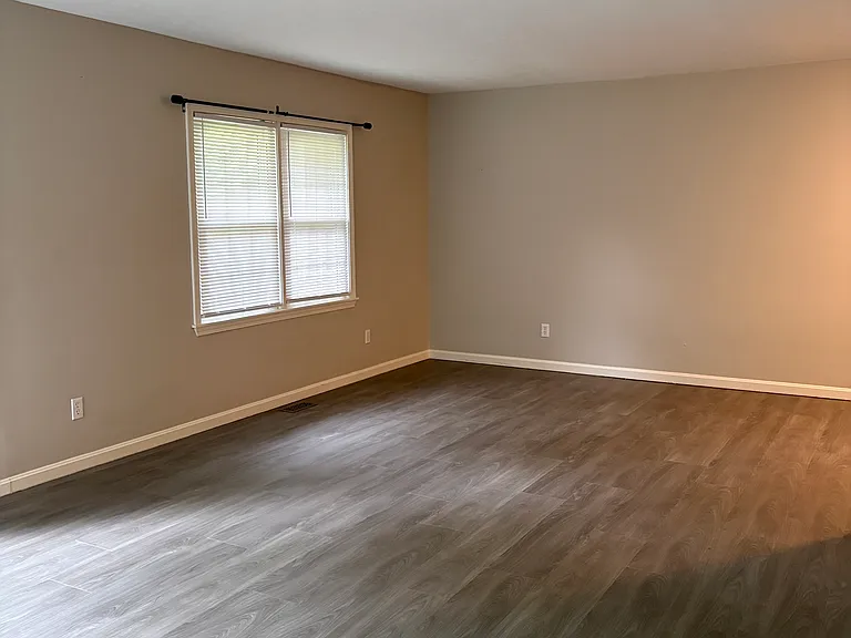 2609B Sunset Ln — Photo 2