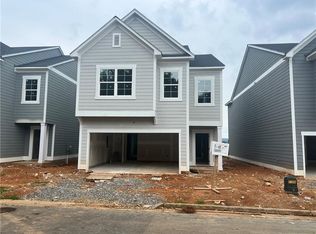 131 Mill Pond Ln, Calhoun, GA 30701