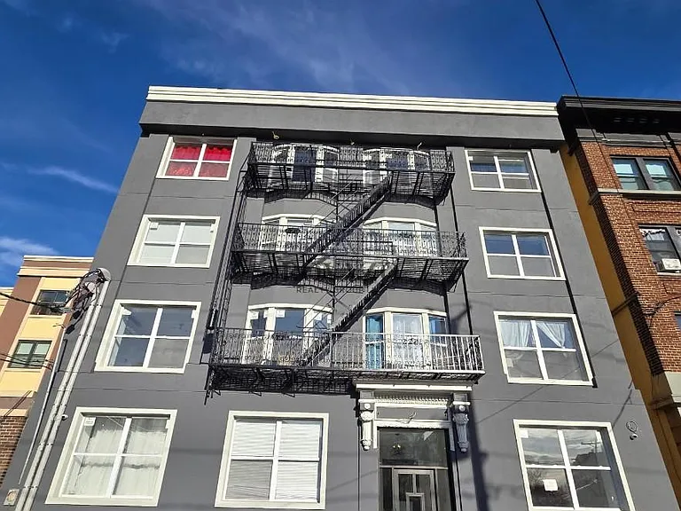 11 Thomas St #2C — Photo 4