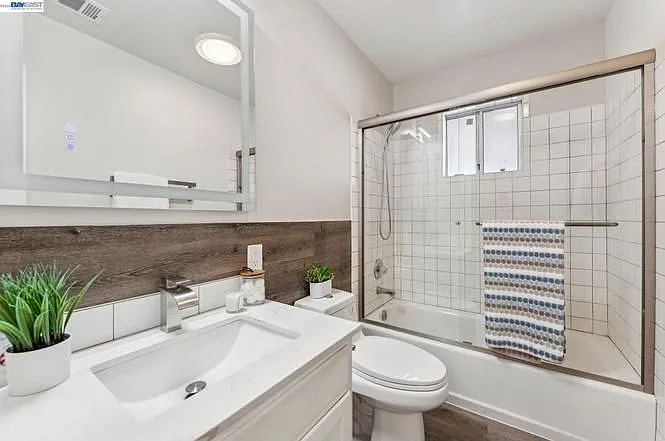417 Maitland Dr — Photo 16