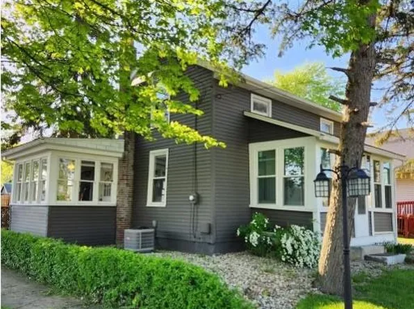 424 S Seltzer St, Crestline, OH 44827