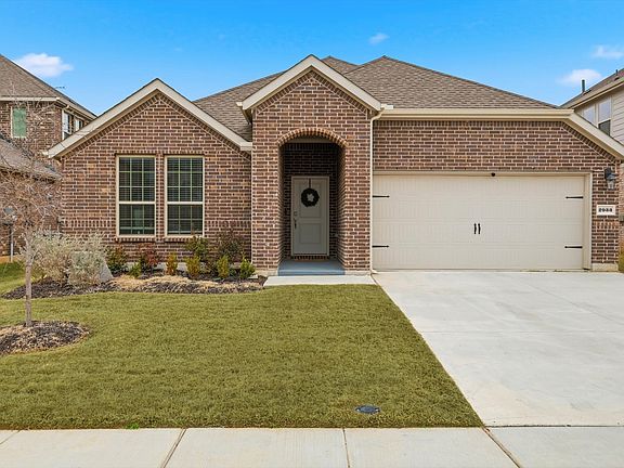 4th image of 2933 Pinecrest Dr