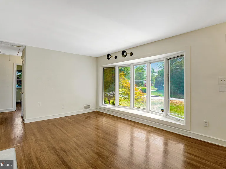 8015 New Market Rd — Photo 8