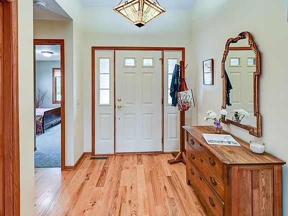 4th image of 210 Ridge View Trl