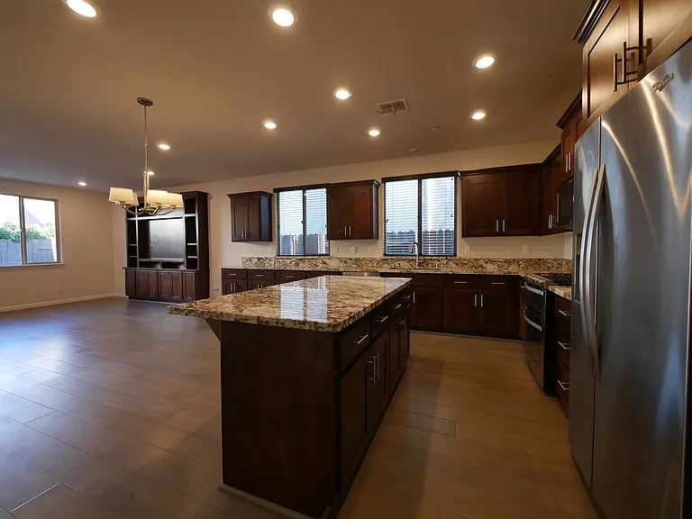 3158 Golden Trail St — Photo 3