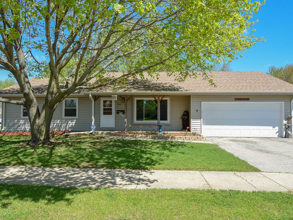 2nd image of 600 Meadow Ln