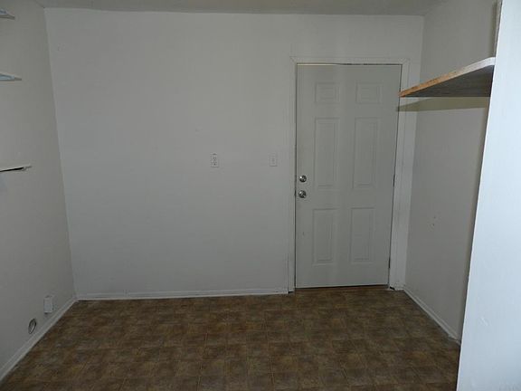 4th image of 3232 Fresno Ave