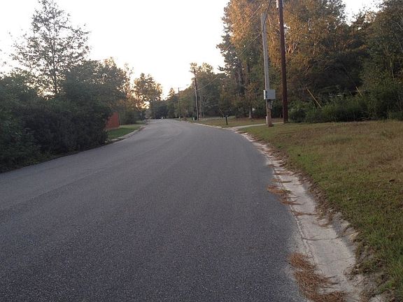 5th image of 713 Charlotte Dr