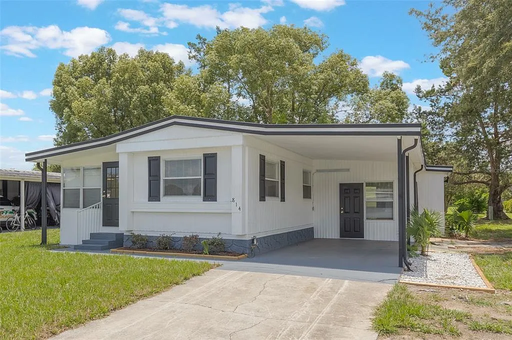 Building Photo - 814 Roseapple Ave