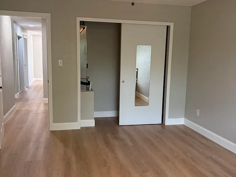21074 Hamilton Ave — Photo 9