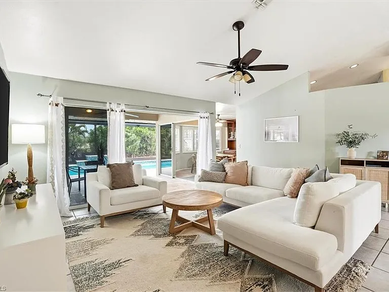 27376 Imperial Oaks Cir — Photo 5
