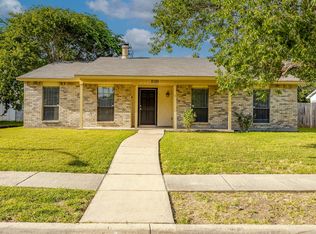 2101 Montana Trl, Grand Prairie, TX 75052