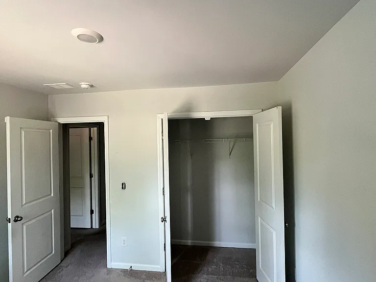216 Spencer Cir — Photo 4