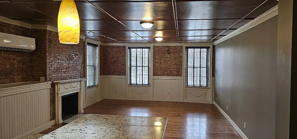 1 bed, 1000 sqft, $1,700 — Photo 3