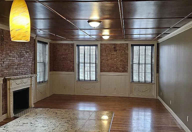 321 E Seneca St — Photo 3