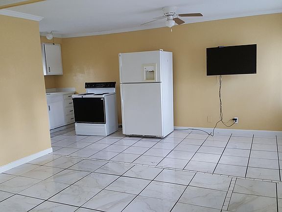 3rd image of 20814 W Pennsylvania Ave #15