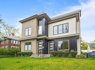 26 Salisbury Rd #26, Newton, MA 02458