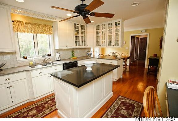 2nd image of 269 Clinton St
