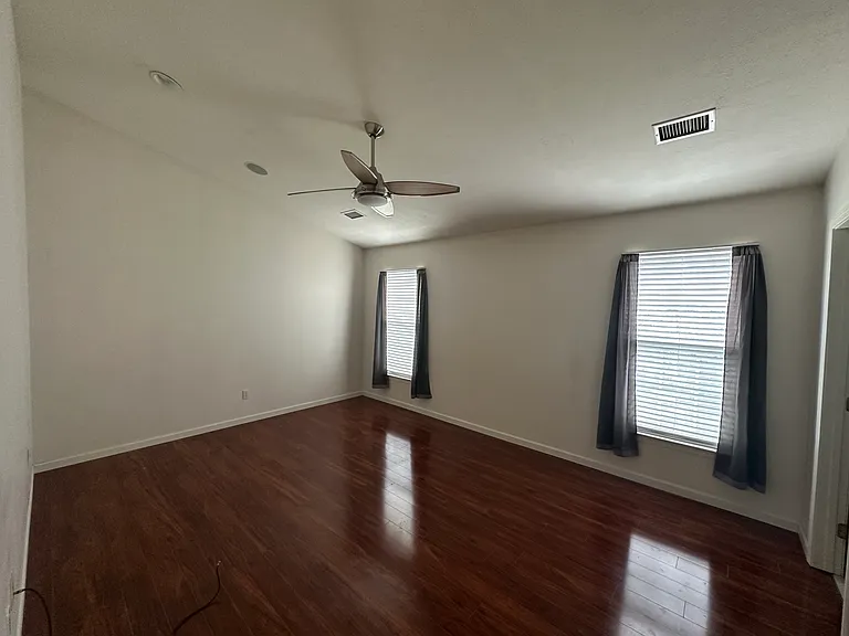 216 Blue Grass Cir — Photo 9