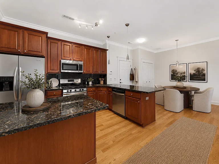 1453 W Irving Park Rd #304 — Photo 8