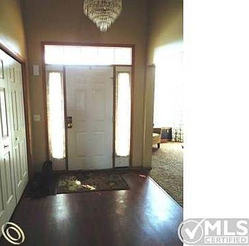 FOYER.jpg
