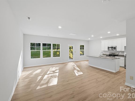 2nd image of 260 Landers Chapel Rd