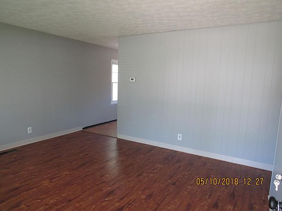 3rd image of 3431 Ellen Dr