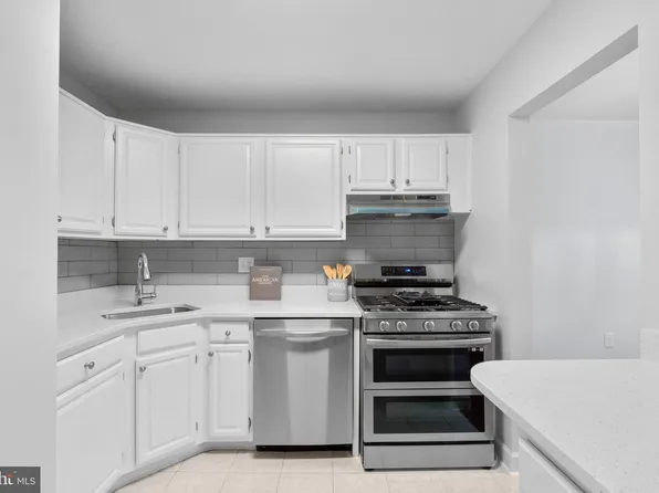 1558 Northgate Sq Unit 58/32B, Reston, VA 20190