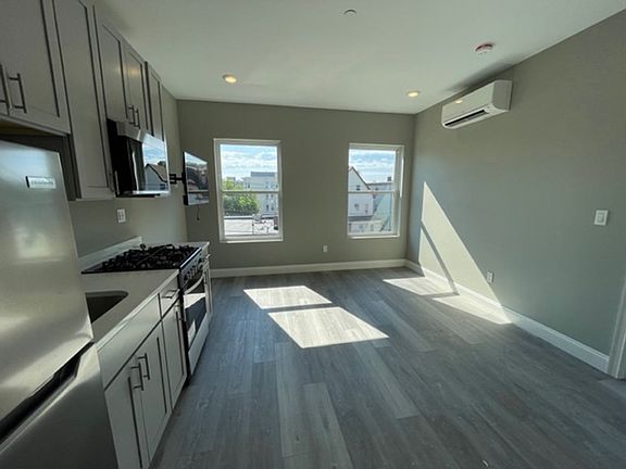 5th image of 57 Shirley Ave #103