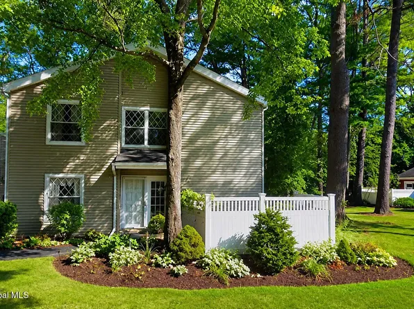 7 Spruce Court, Delmar, NY 12054