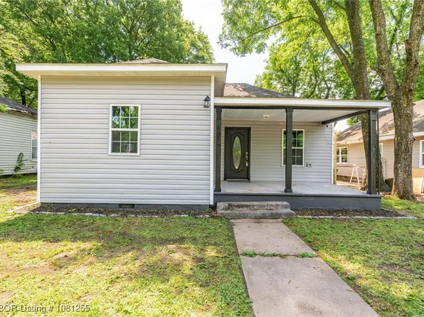 618 Sycamore St, Van Buren, AR 72956