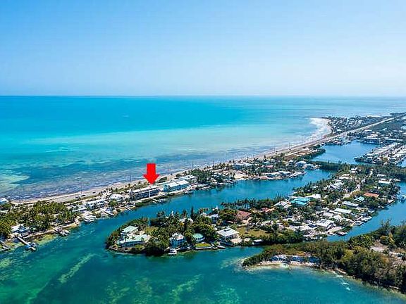 Just past where the picture ends (at bottom) is the Port Antigua Sandbar