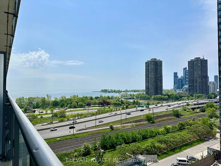 103 The Queensway #1110 — Photo 8