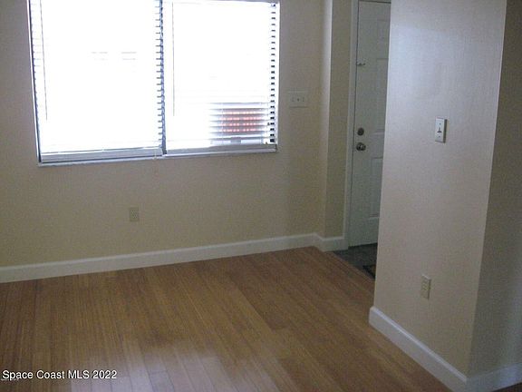 3rd image of 3930 Mount Vernon Ave Unit 0