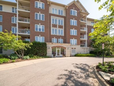 640 Robert York Ave APT 402, Deerfield, IL, 60015