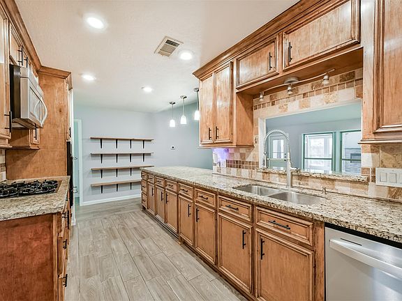 5th image of 5111 Regal Pine Way