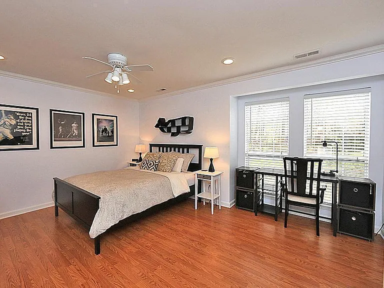 1010 Kingswood Dr #J — Photo 9