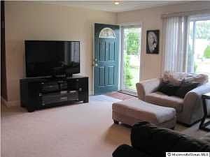3rd image of 903 Jamesport Dr