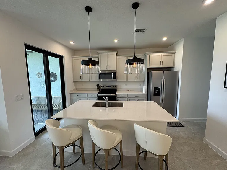 14083 SW Thorens Dr — Photo 8