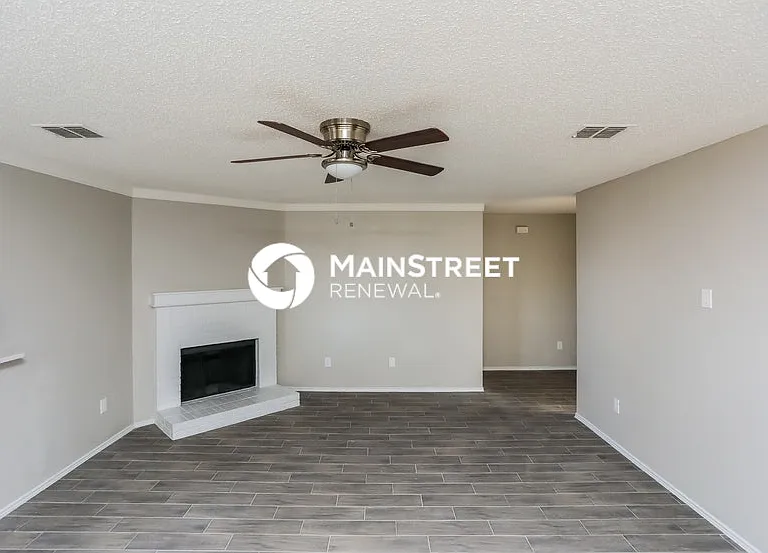 101 Crystalwood Dr — Photo 4