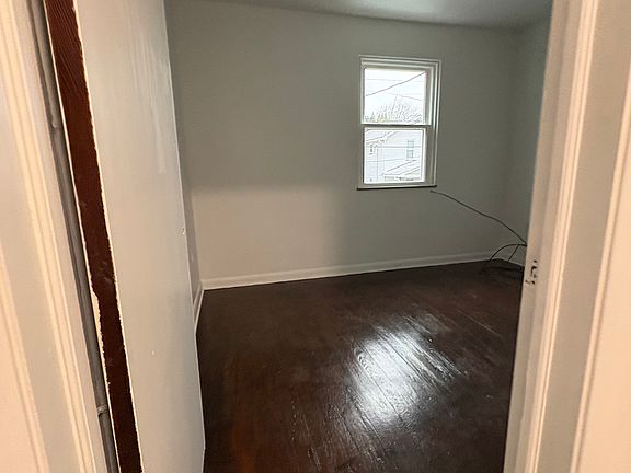 4th image of 221-223 Culbertson Ave