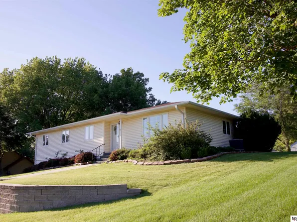 902 E 1st Ave, Oakland, NE 68045