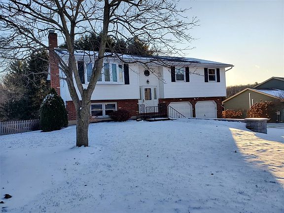 2nd image of 422 Echo Ln