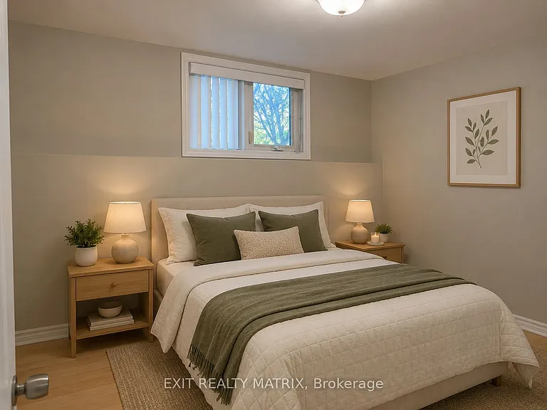 742 Laval St — Photo 9