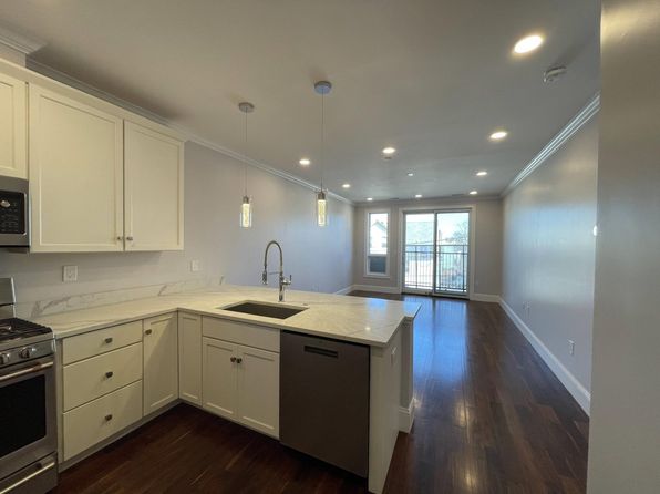 519 Broadway #215, Everett, MA 02149
