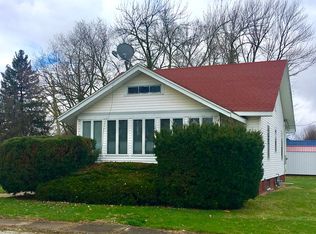 221 N Pine St, Gays, IL 61928