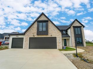 2276 Banyan Hill Ct, Fort Wayne, IN 46814