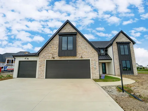 2276 Banyan Hill Ct, Fort Wayne, IN 46814