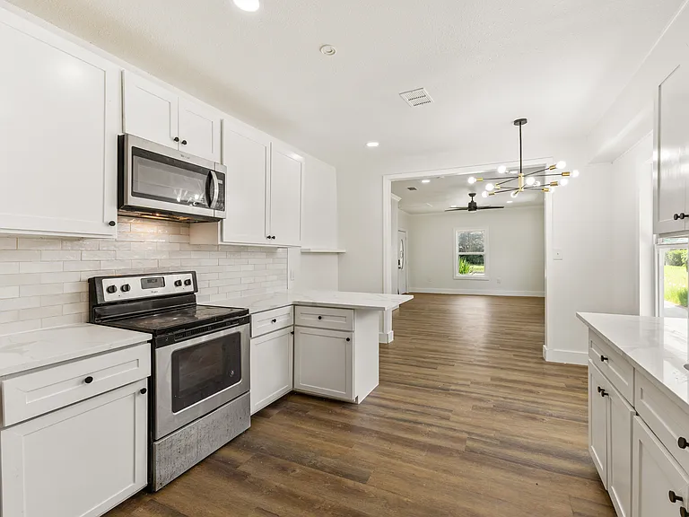 418 Lillian St — Photo 23
