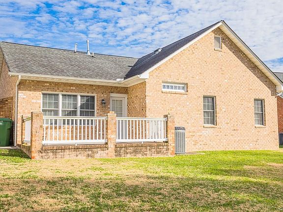 4th image of 501 Cobblestone Dr